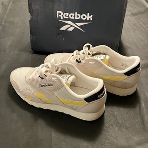 NWT Mens Reebok